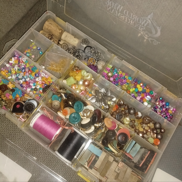 CRAFTY AND BEADY MIX - Picture 4 of 4